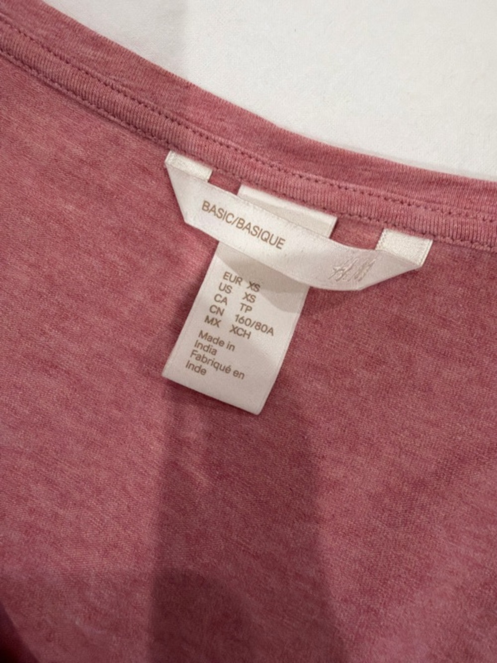 H&M T-Shirt - Picture 3 of 3